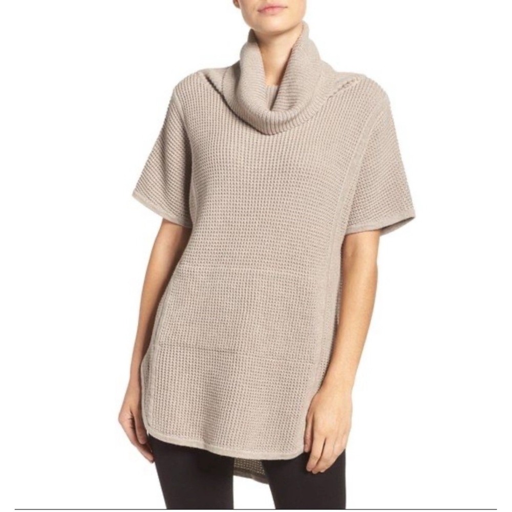 UGG Taupe Short Sleeve Turtleneck Waffle Knit Tunic Sweater Front Pocket Large